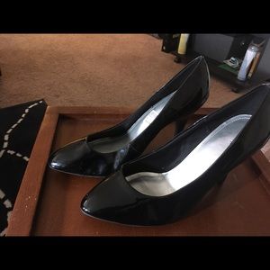 Fiona black heels. Size 9.5Wide